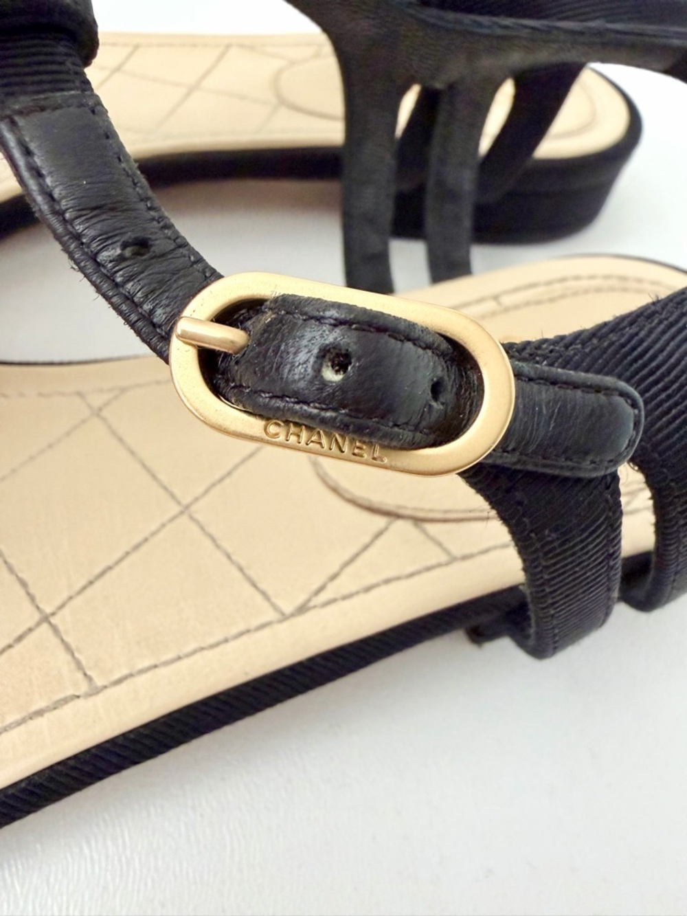 CHANEL | Pearl Camellia Black Grosgrain Thong Sandals CC Logo Slingback EU 37C - Picture 14 of 16